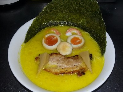 ハロウィン パンプキン豚骨らぁ麺