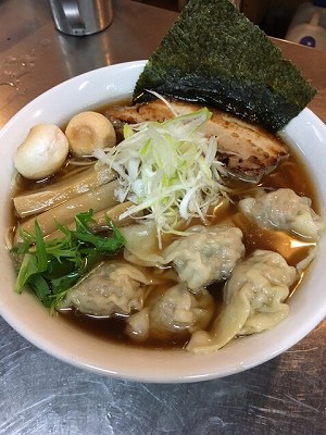 デカわんたん鶏醤油らぁ麺