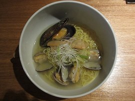 たらふく うなり　貝だしラーメン