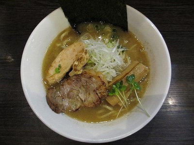 豚骨魚介ラーメン