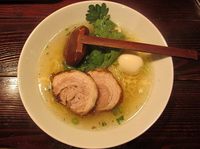 本丸塩らー麺（塩煮たまご）