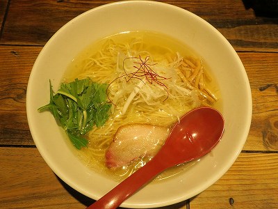 香彩鶏だし塩ラーメン