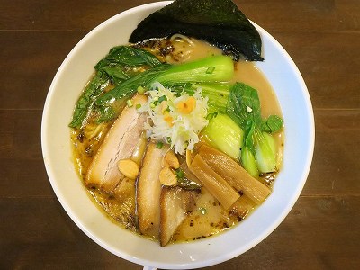 醤油白湯麺