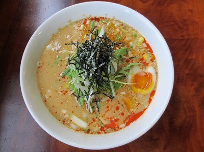 四川風白ごま担々麺