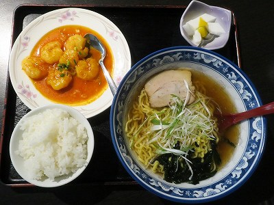 ランチメニュー（醤油ラーメン＋海老チリソース）