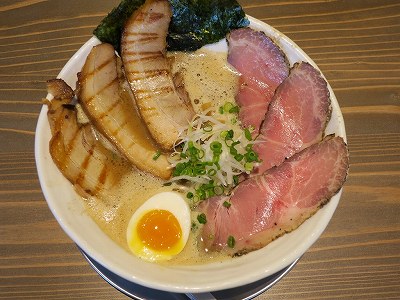 濃熟醤油チャーシュー麺