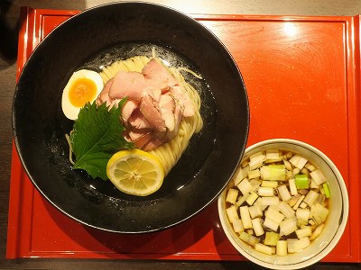 燻製薫る昆布水つけそば