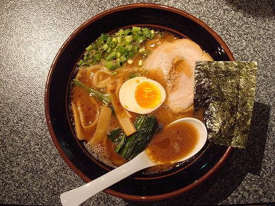 とんこつ醤油ラーメン