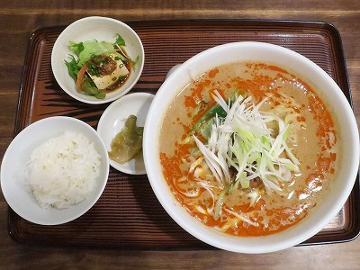 萬福特製クルミ担々麺 定食