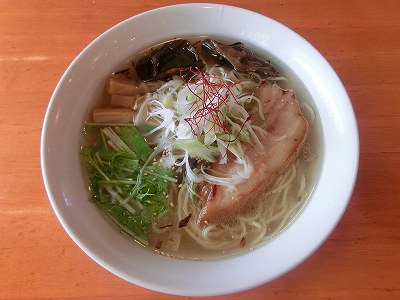 牛清湯塩らぁ麺