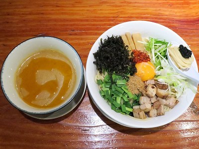 濃厚オマールエビ まぜつけ麺 キャビア添え