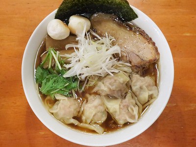 デカわんたん鶏醤油らぁ麺