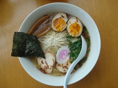 鶏と魚介のしおらーめん