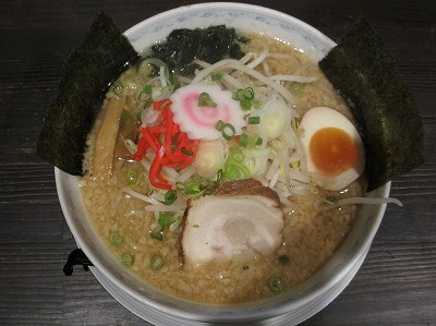 醤油とんこつラーメン