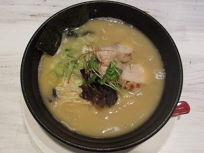 鶏白湯らーめん（限定）