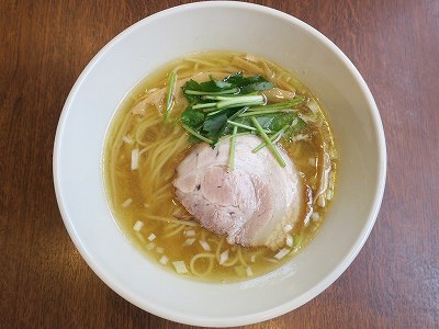 鶏煮干し塩らーめん