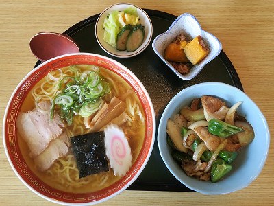 ラーメン焼肉丼セット