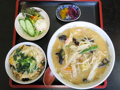 中華ランチ（味噌）　玉子丼